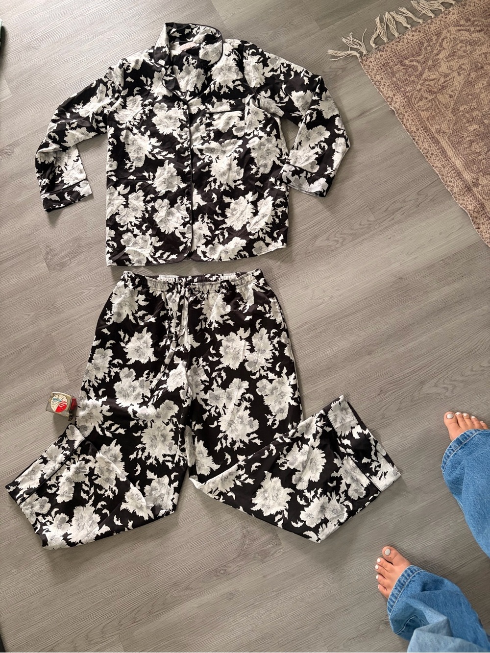 Cabernet Black and White Floral Women's Pajama Set